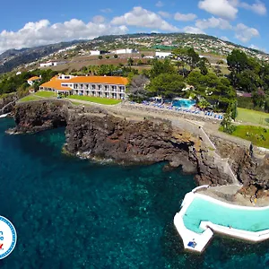 Albatroz & Yacht Club Santa Cruz (Madeira)